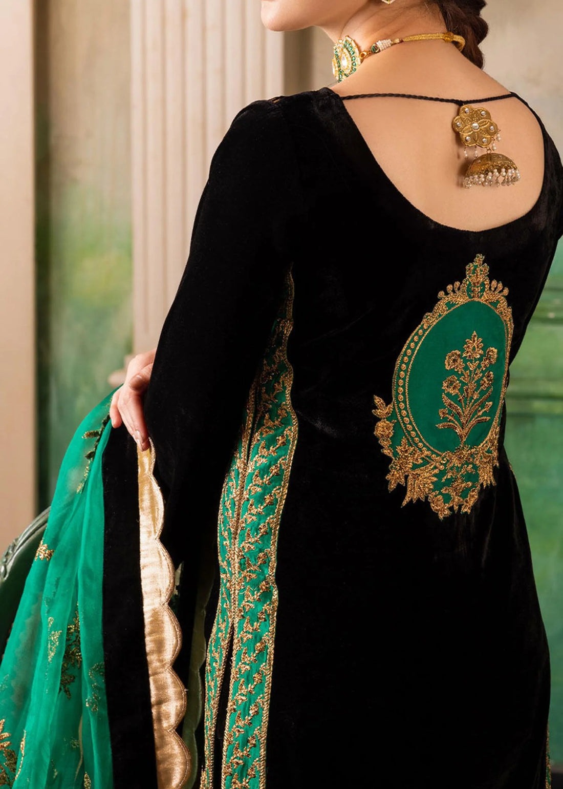 QN551 Velvet Winter Embroidered 3 Piece Dress With Organza embroidered Dopata - Qirat Noman