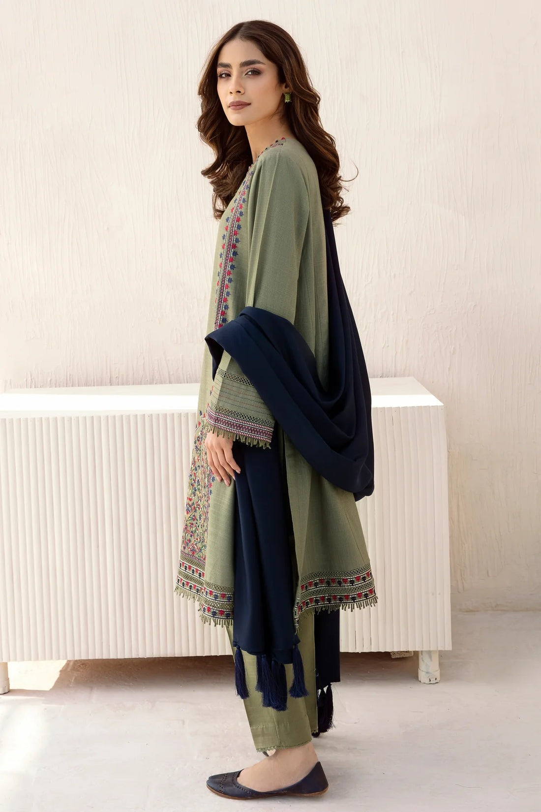 QN550 3pc Winter Embroidered khaddar Shirt With Bumble Wool Shawll - Qirat Noman