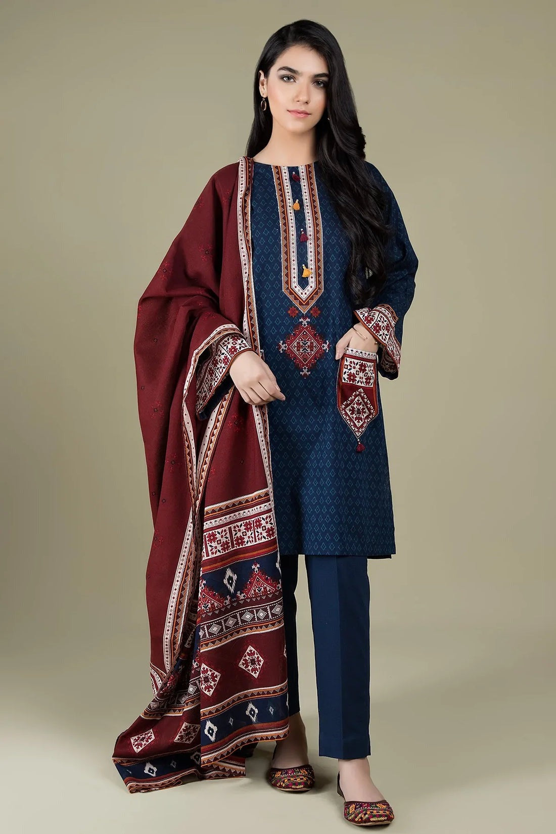 QN416 WINTER 3PC Linen Embroidered suit with Printed Shawll - Qirat Noman