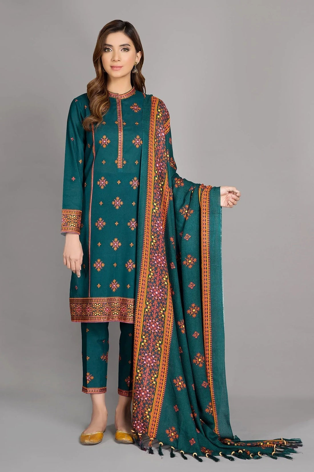 QN527 WINTER Kayseria 3Pc Linen Winter Collection Heavy Embroidered Suit - Qirat Noman