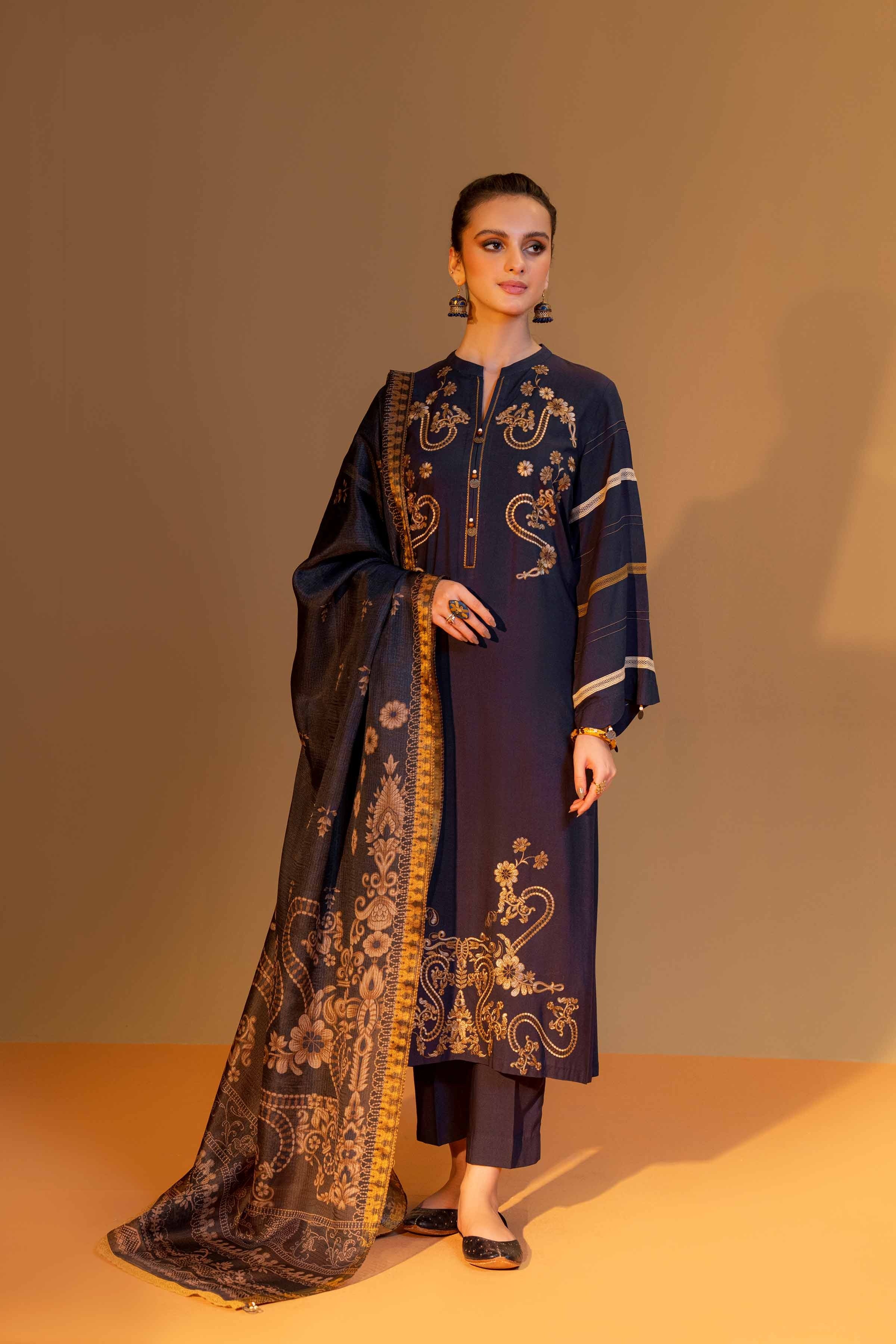 QN824 WINTER 3PC Dhannak Embroidered suit with Printed Shawll - Qirat Noman