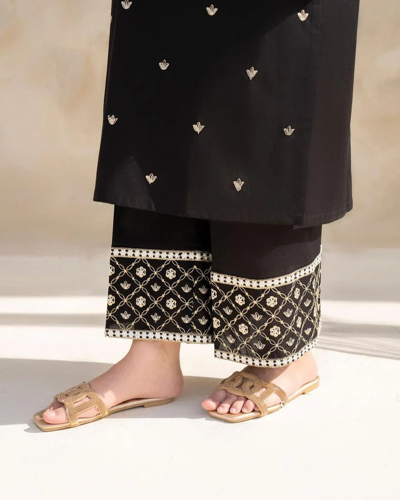 QN797-2Pc Summer Embroidered Lawn Suite With Fully Embroidered trouser & Patches - Qirat Noman