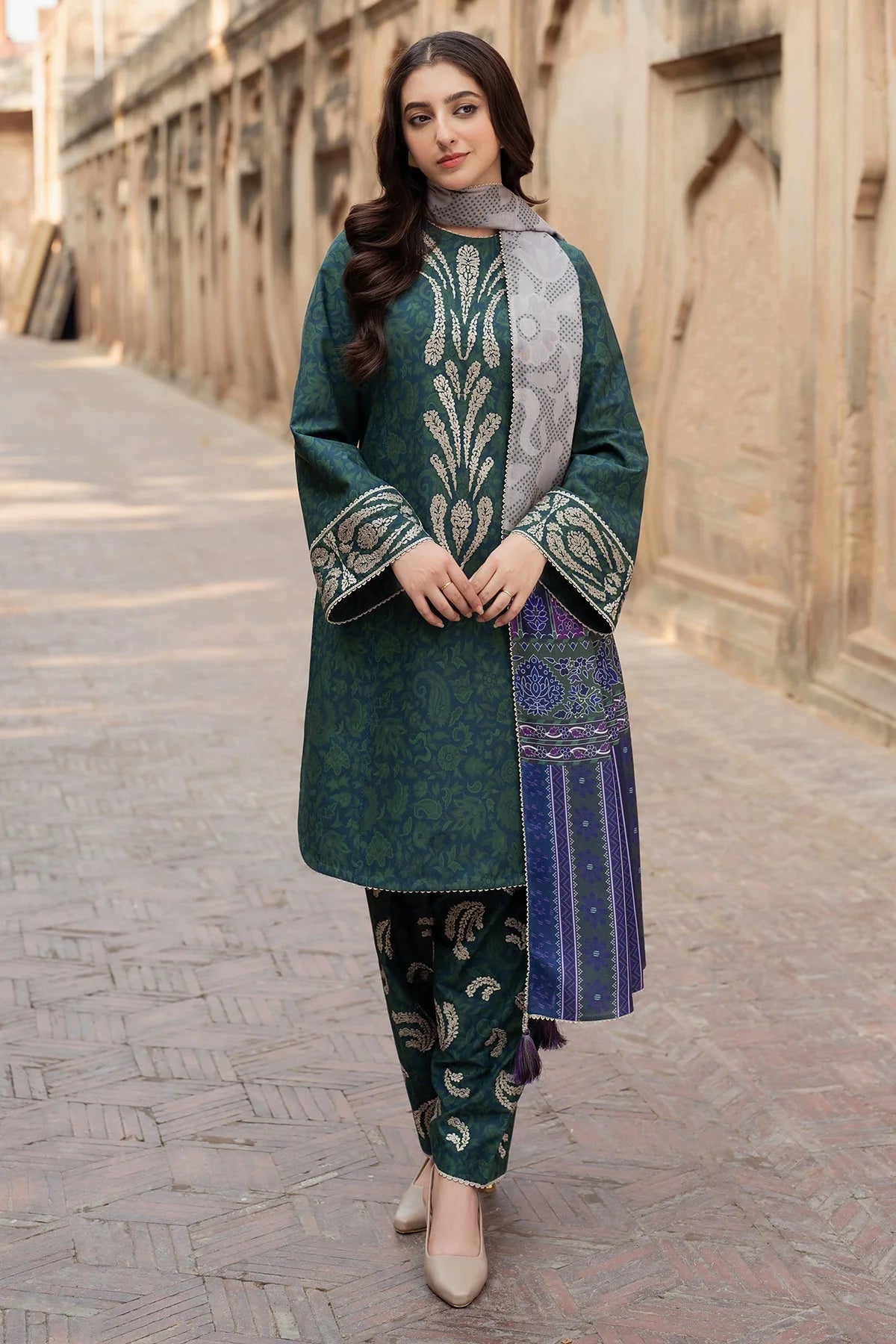 QN833 WINTER 3PC wool karndi Printed - Qirat Noman