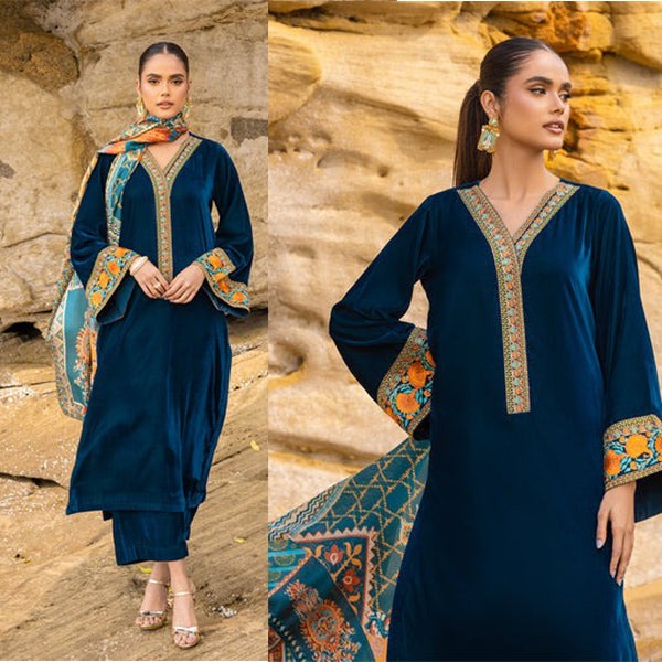 QN821 Winter Velvet 3 Piece Dress With Printed Shawll - Qirat Noman