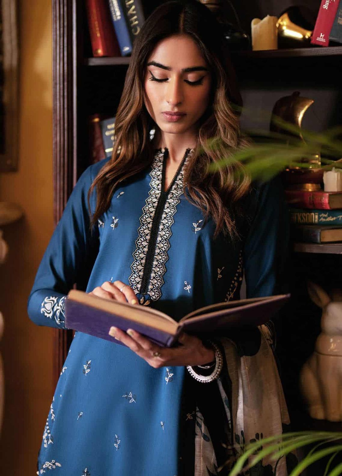 QN762-SUMMER - 3PC Lawn Heavy Embroidered Shirt With Printed Dupatta Fancy Monar - Qirat Noman