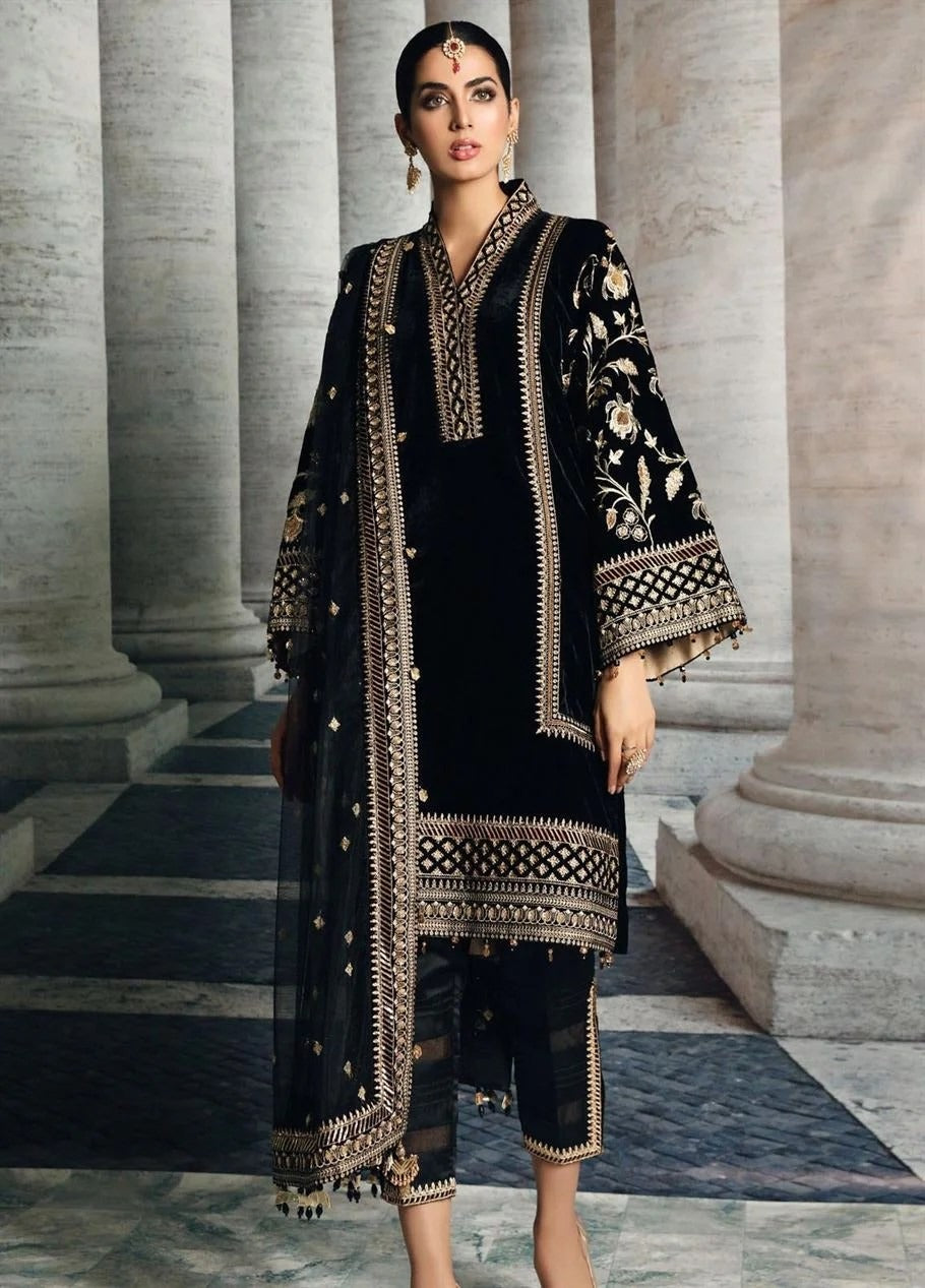 QN822 Winter Embroidered Velvet Dress With Organza embroidered Dopata - Qirat Noman