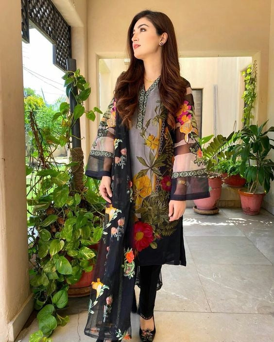 QN113-3PC Lawn Summer Embroidered suit with Chiffon Duppata - Qirat Noman