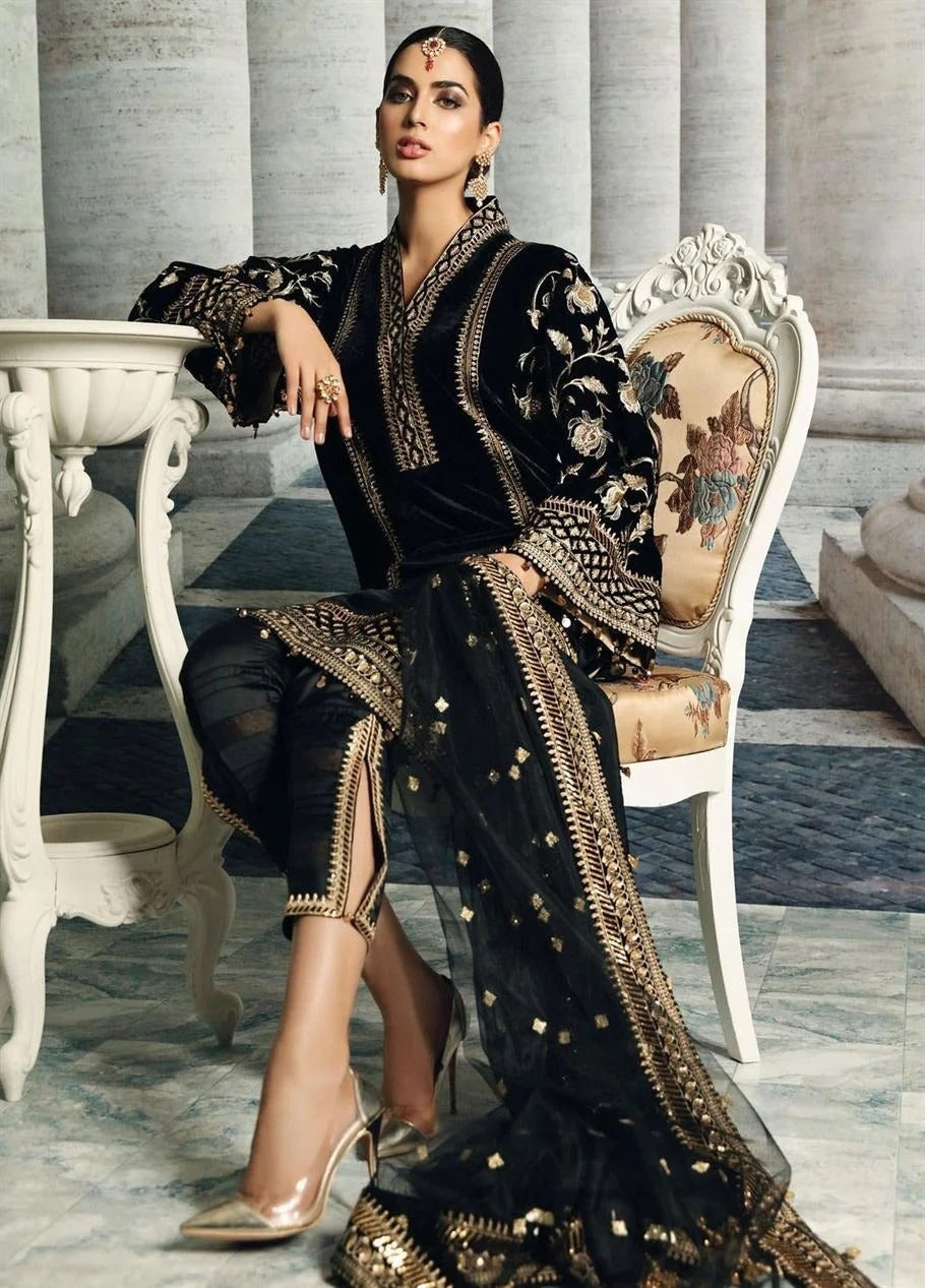 QN822 Winter Embroidered Velvet Dress With Organza embroidered Dopata - Qirat Noman