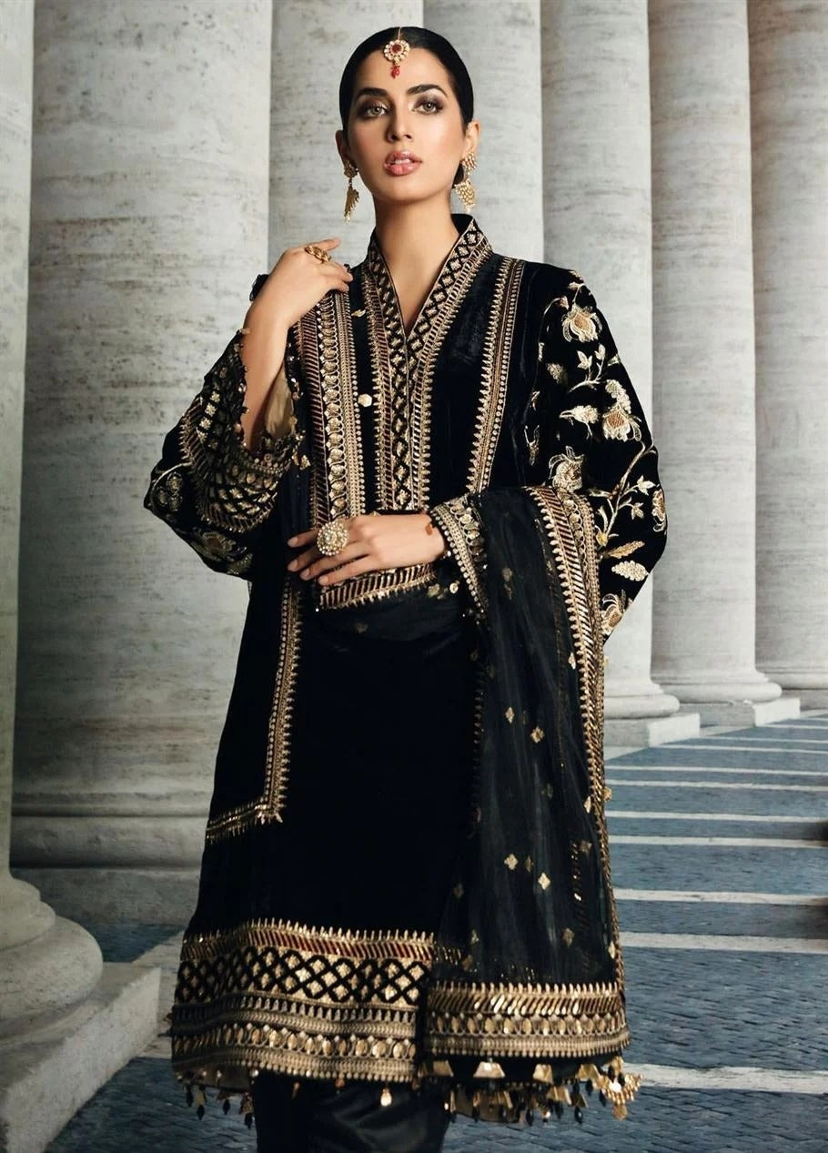 QN822 Winter Embroidered Velvet Dress With Organza embroidered Dopata - Qirat Noman